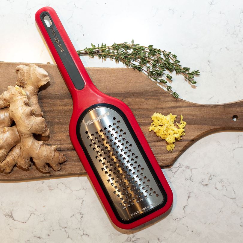 https://borregooutfitters.com/wp-content/uploads/microplane-Grater-Coarse-Select-Series_Red_51101-borrego-outfitters.jpg